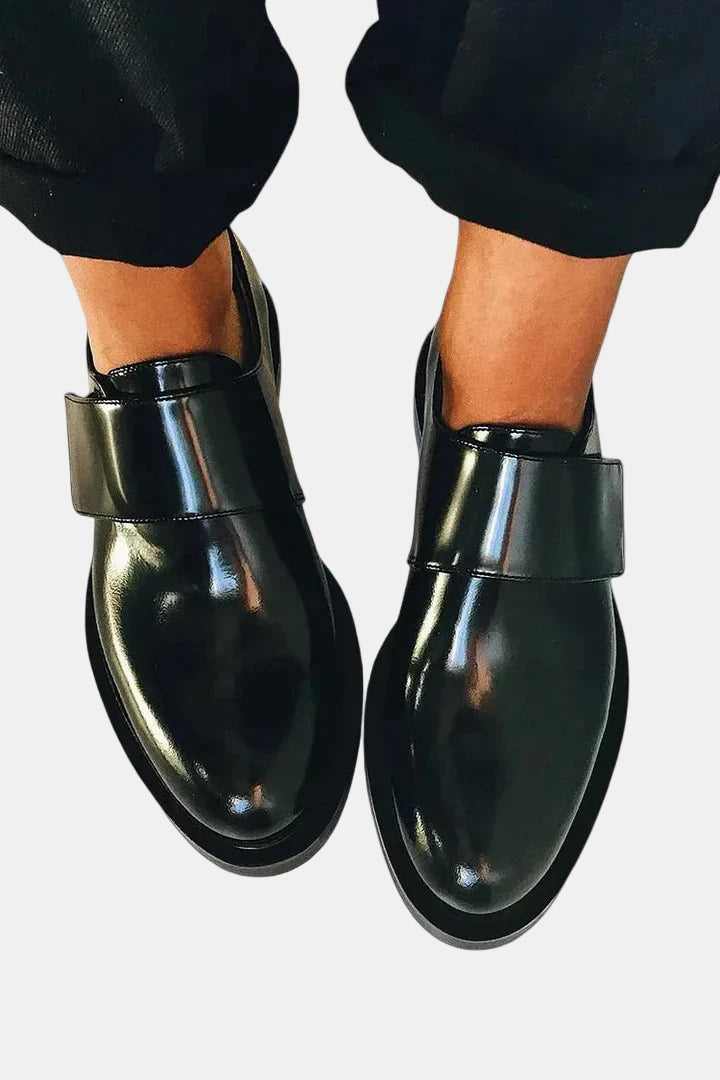Black / 12