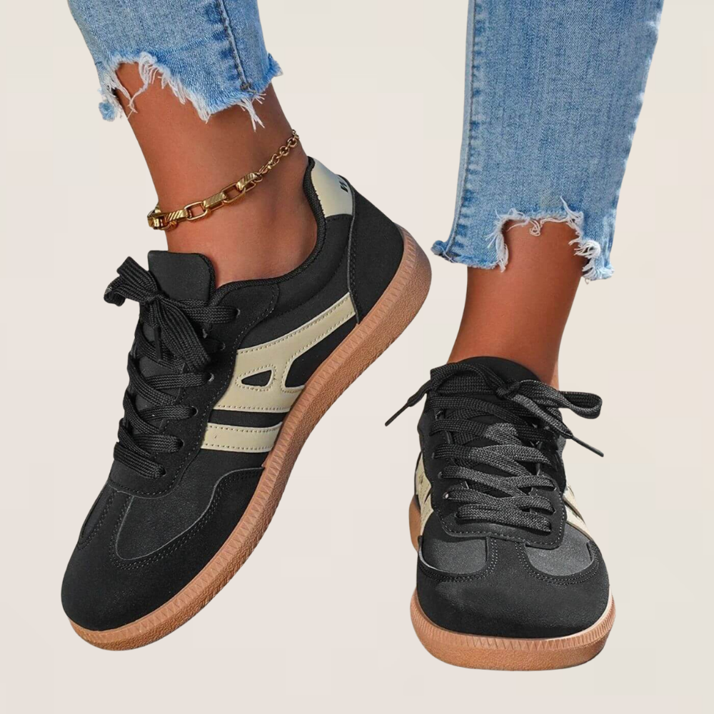 Black / 11