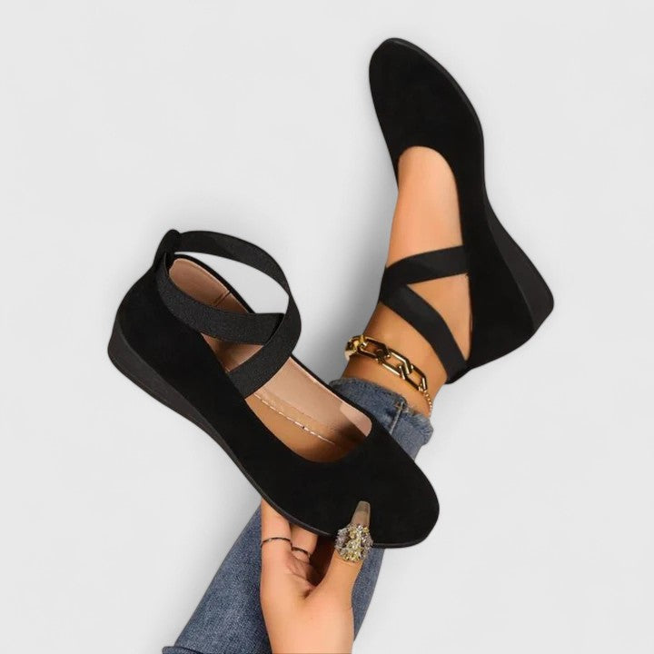 Black / 11