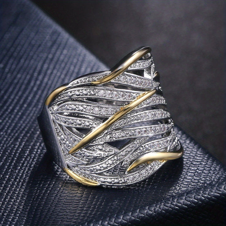 MISTY | STYLISH TWISTED RING