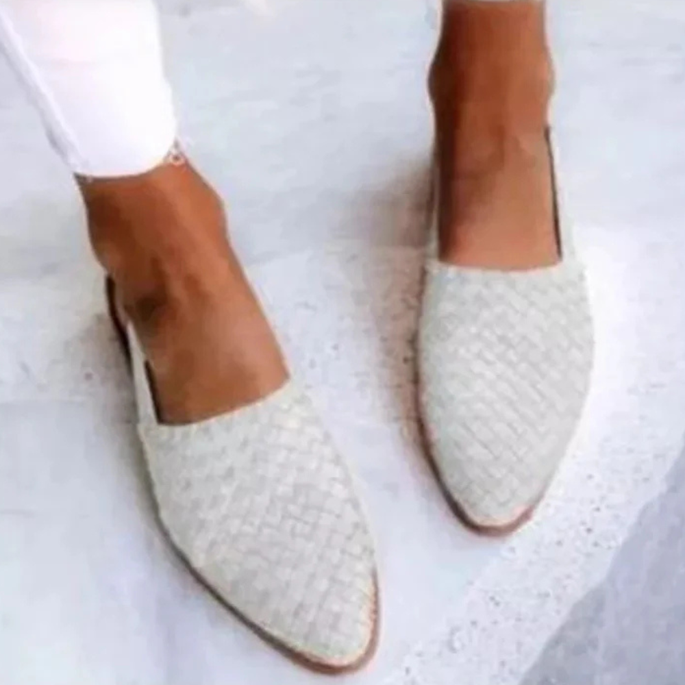 White / 11