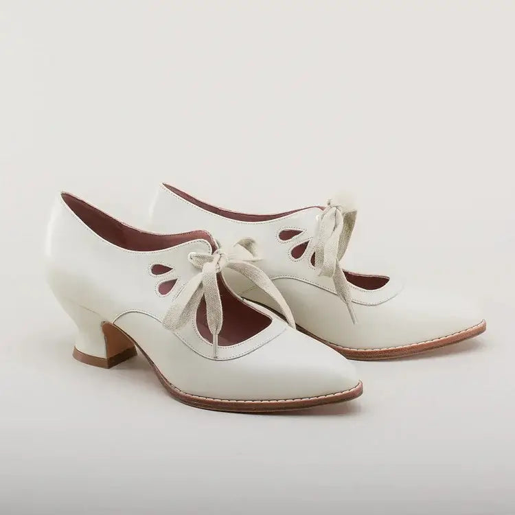 ANYA | TIMELESS VINTAGE HEELS SANDALS