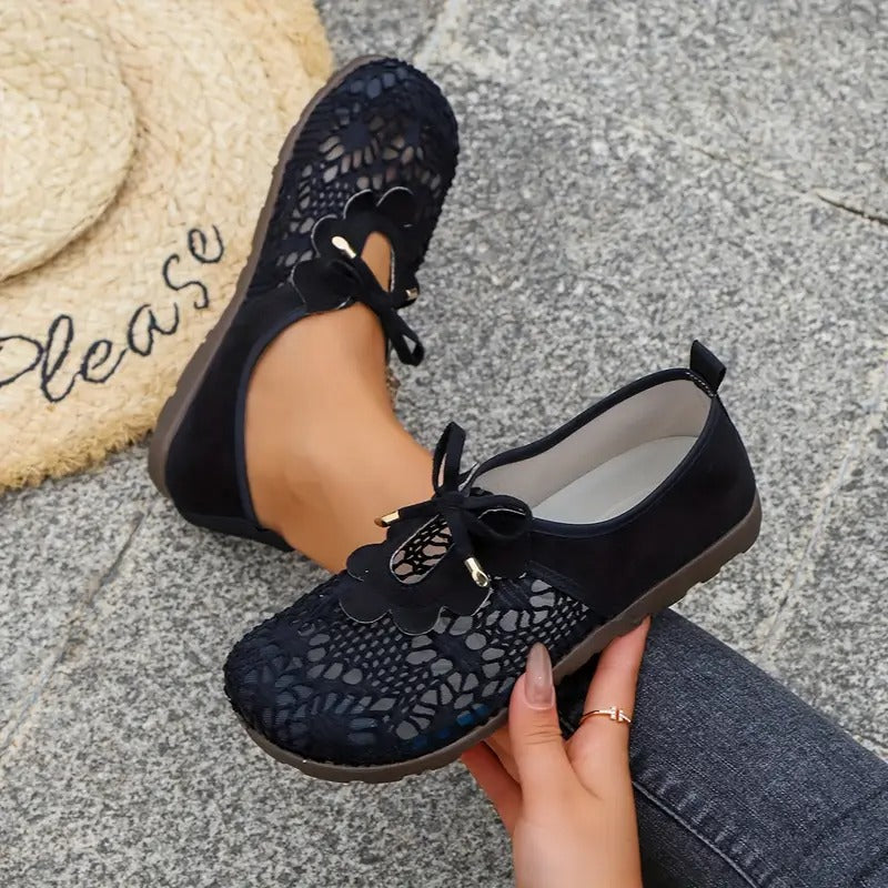 Black / 10