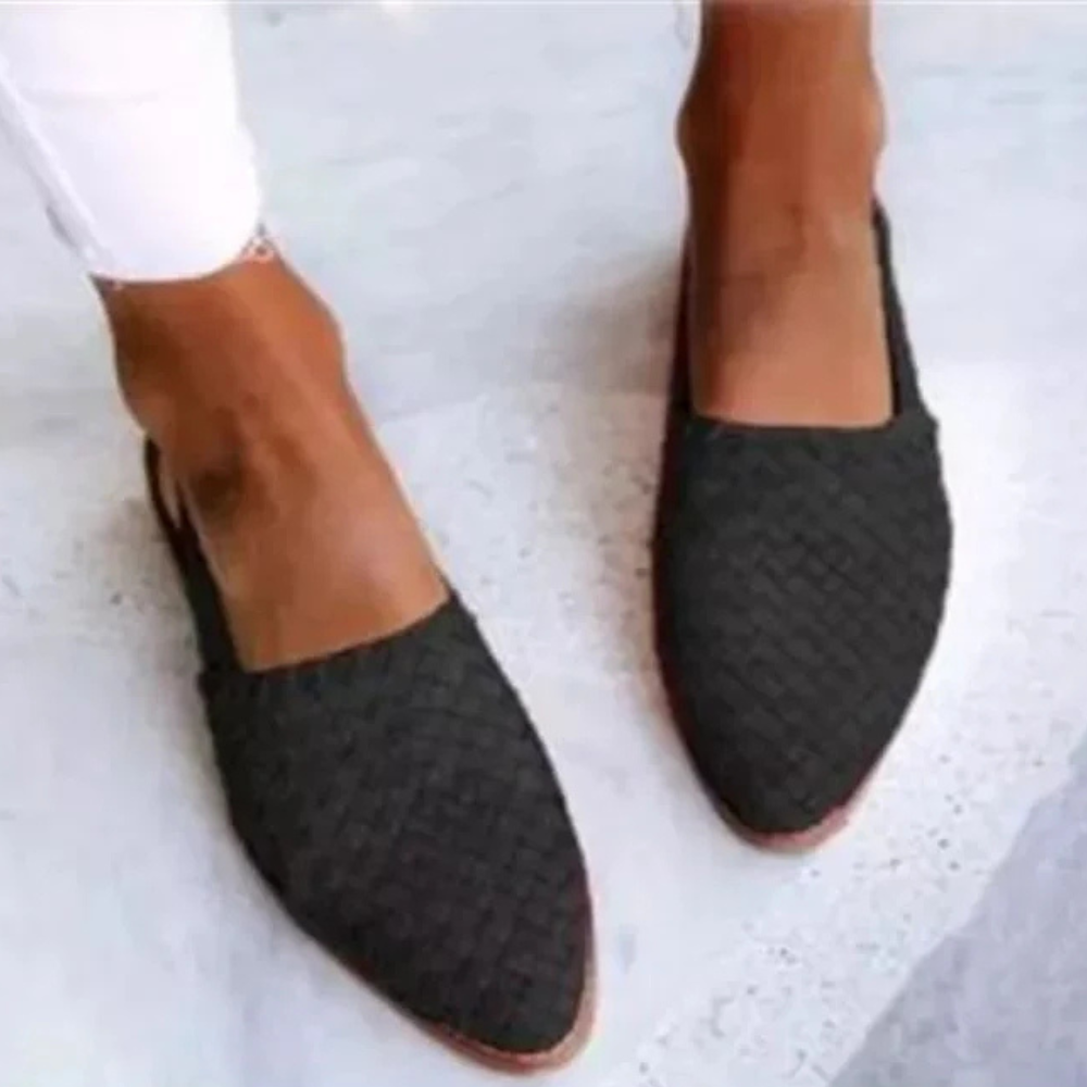 Black / 11