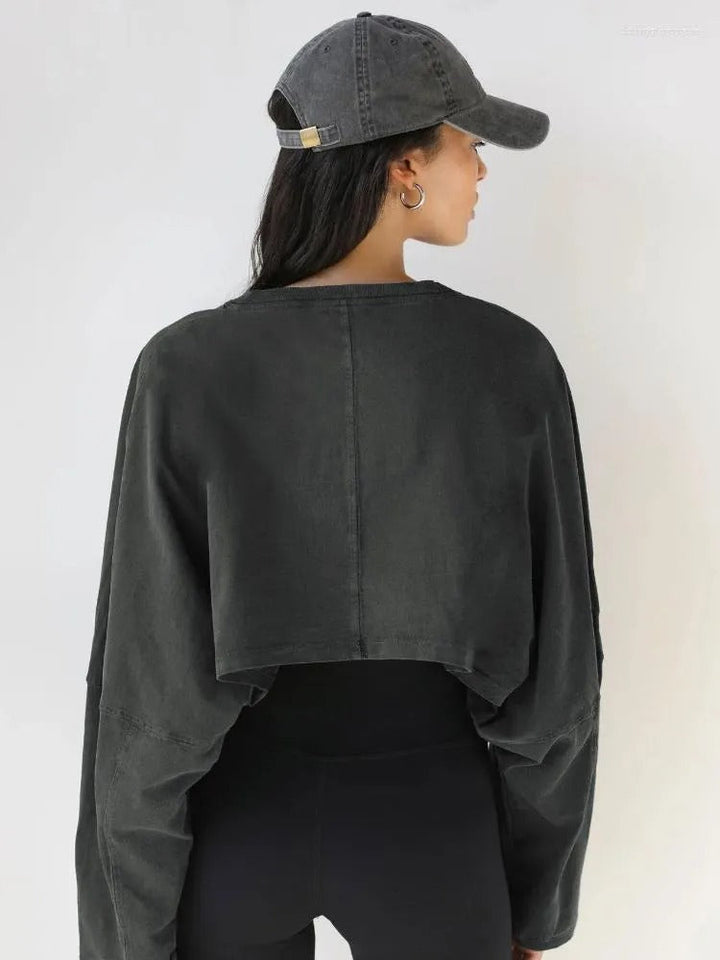 Xana - Chic Cropped Sweatshirt