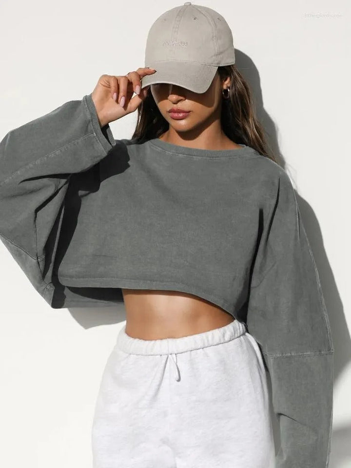 Xana - Chic Cropped Sweatshirt