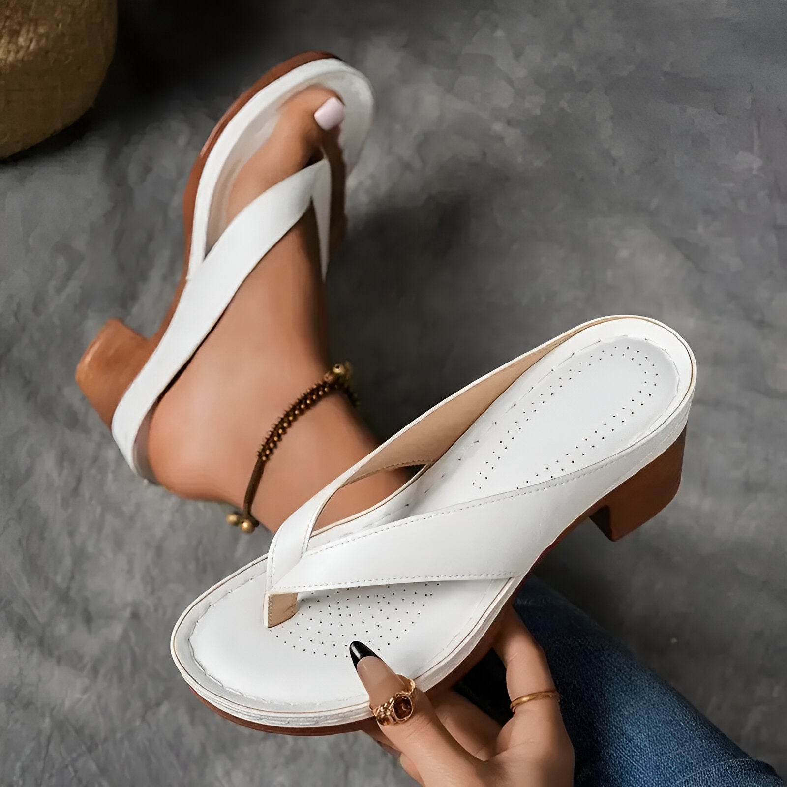 White / 11