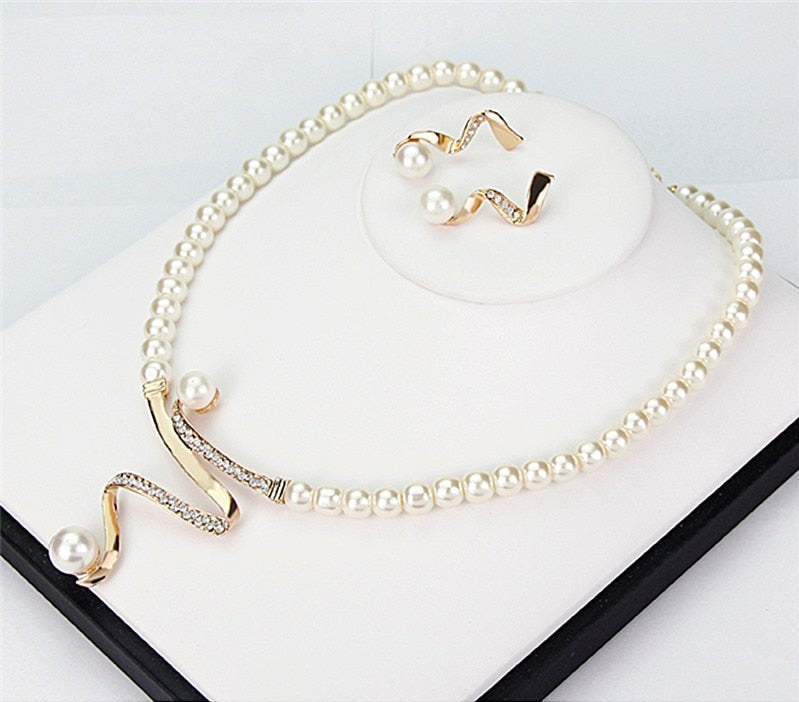 Luciya™ - Elegant Twist Pearl Necklace