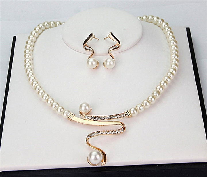 Luciya™ - Elegant Twist Pearl Necklace