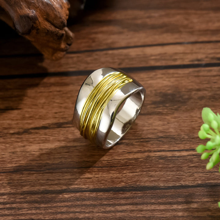 Eyea™ - Wire Statement Ring