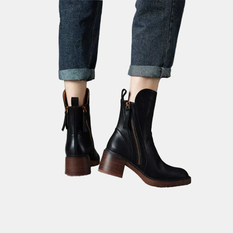 Black / 10