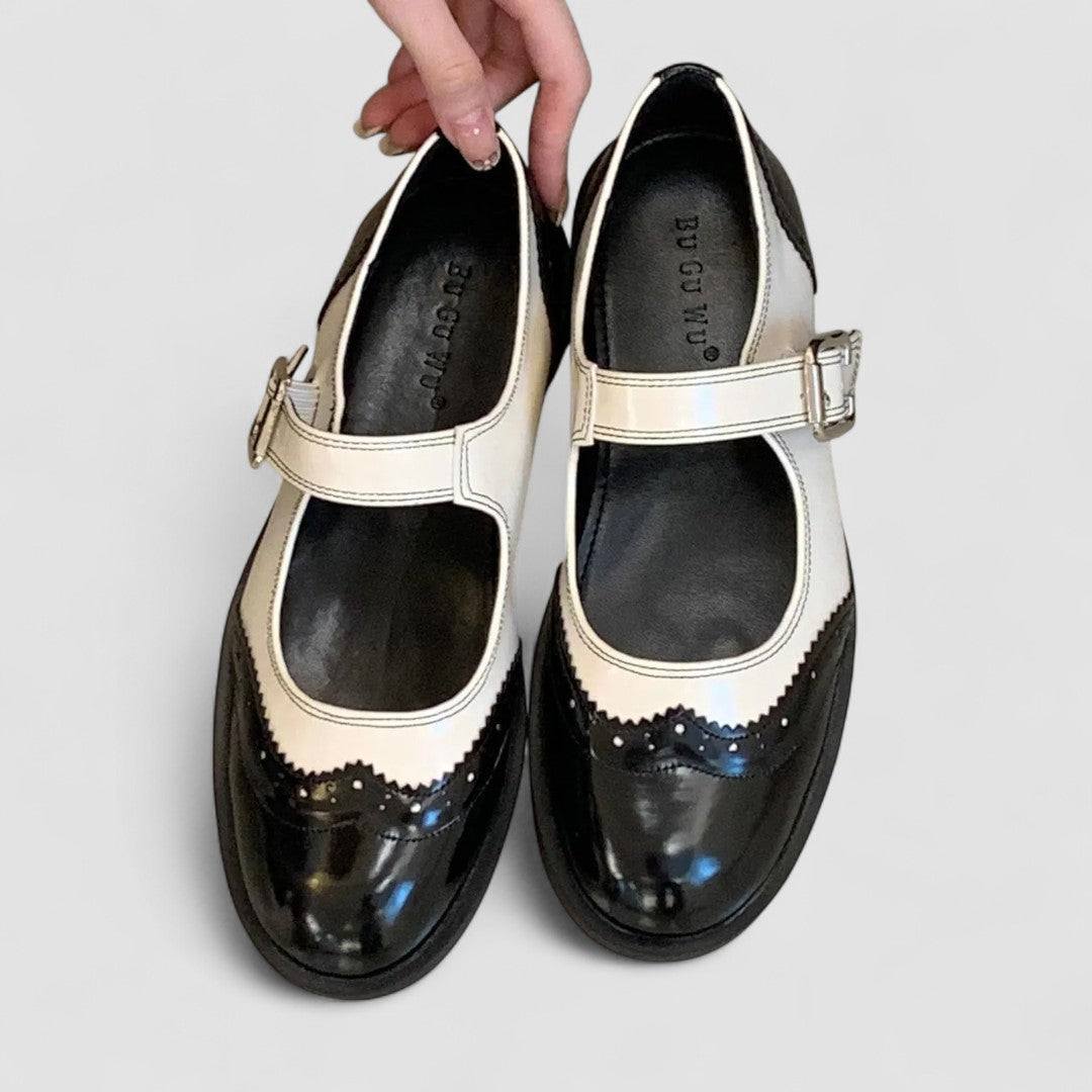 Black / 10
