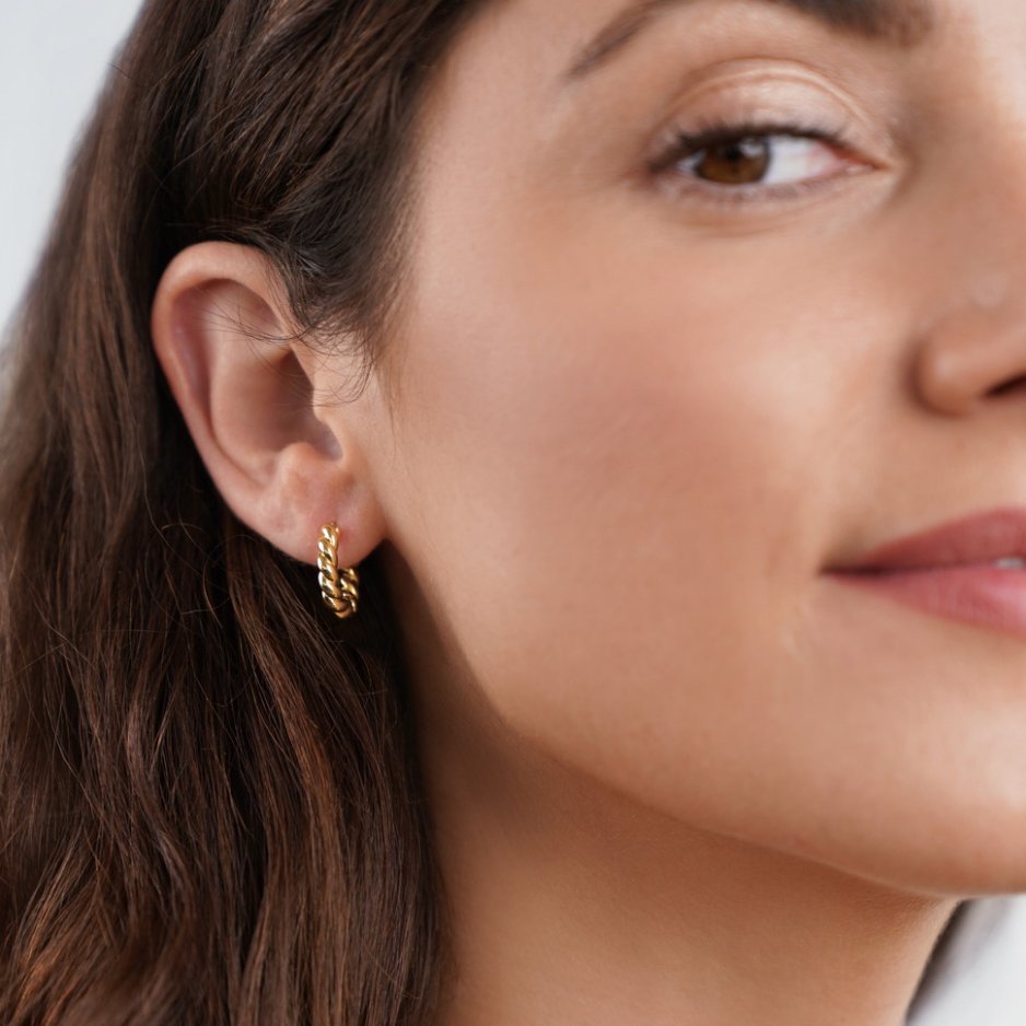 KRYSTAL | STYLISH TWIST EARRINGS