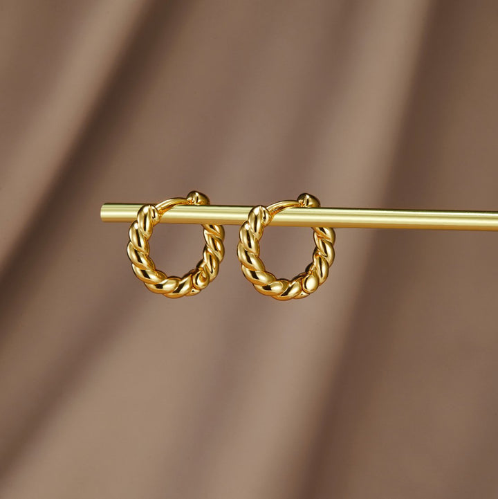 KRYSTAL | STYLISH TWIST EARRINGS