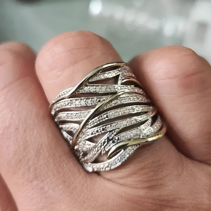 MISTY | STYLISH TWISTED RING