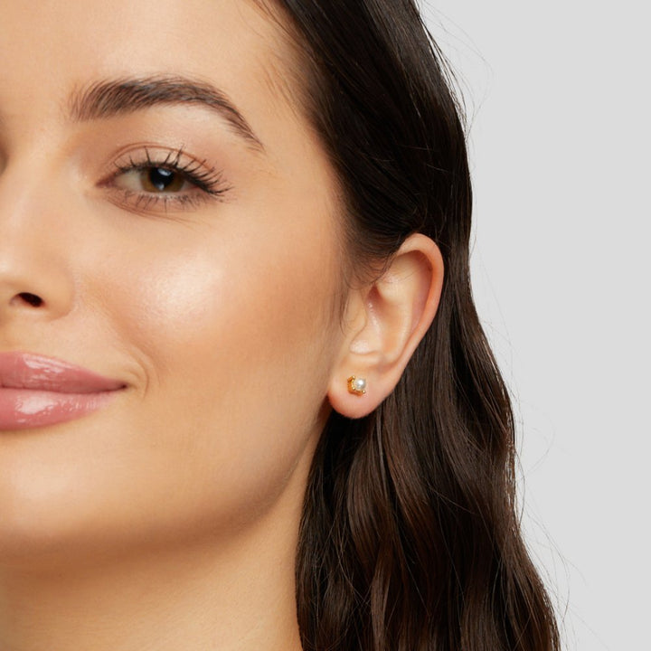 REBB | STYLISH PEARL STUD EARRINGS