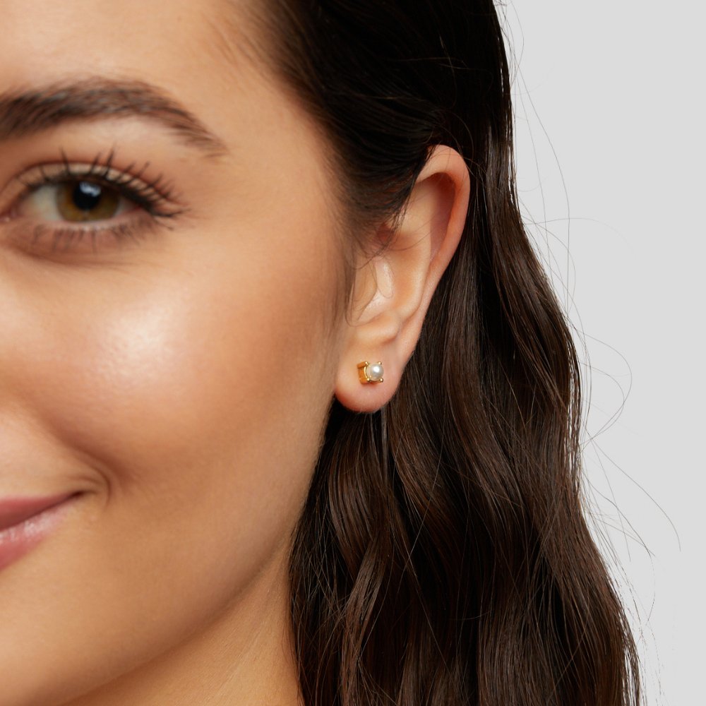 REBB | STYLISH PEARL STUD EARRINGS